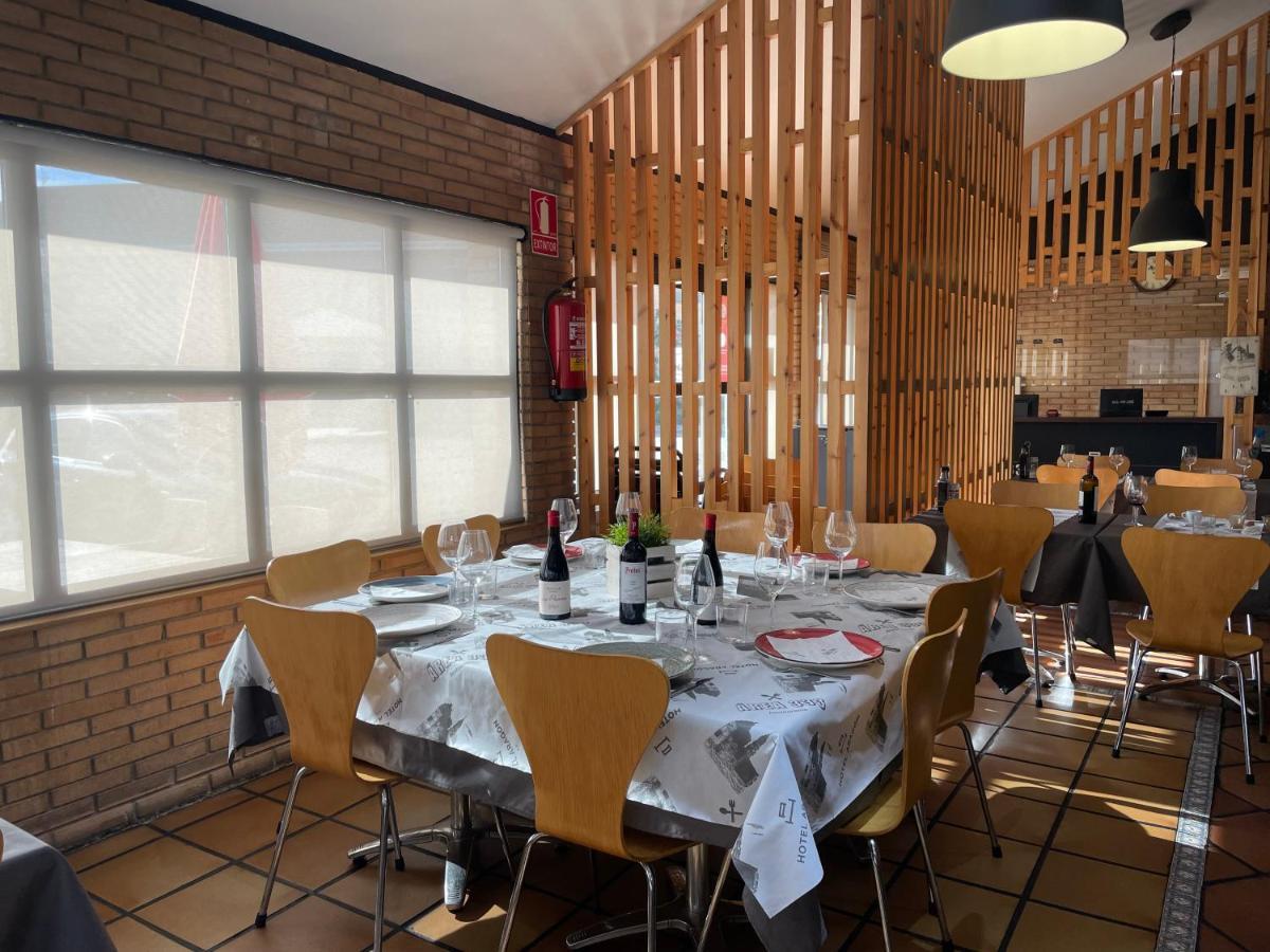 Hotel Aragon La Puebla De Alfinden Eksteriør billede